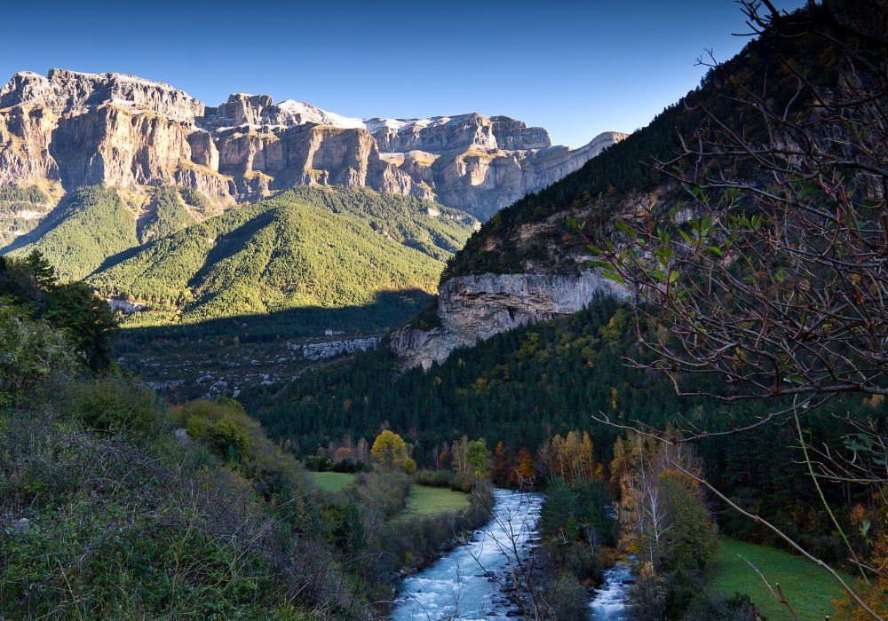 Que faire autour des Rousses ? Activités et sites incontournables proches du Chalet Le Jouvence